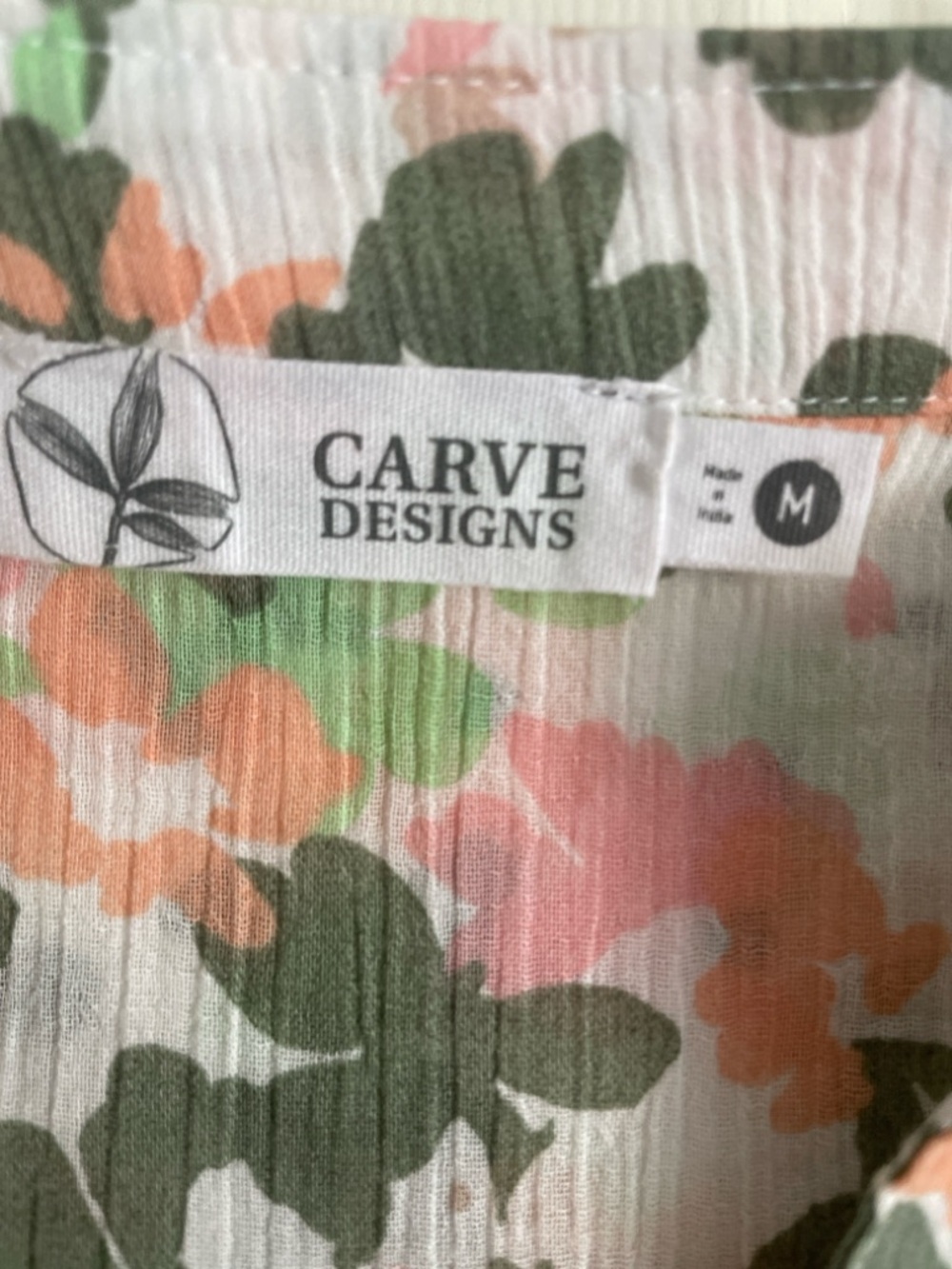 Carve designs 100% organic cotton button down top size medium - Picture 2 of 4